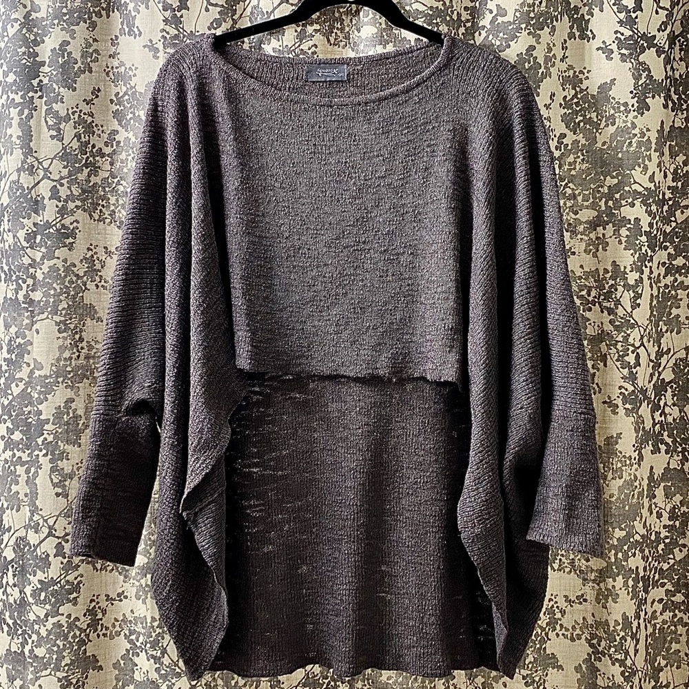 Pullover sweater.